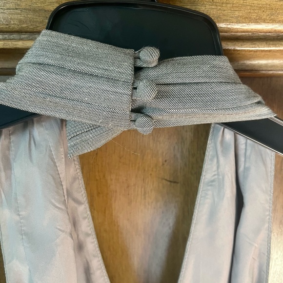 Black Halo Womens Open Back V Neck Gray Ruched Sheath Dress Size 4 - Picture 2 of 6